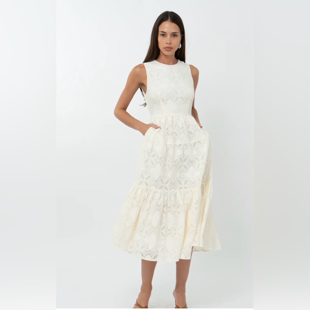 Sleeveless Lace Midi Dress in Cream with Tiered Skirt